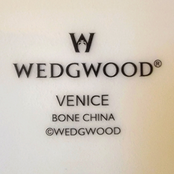 🪺 Wedgewood Venice Covered Trinket Dish - Picture 3 of 6